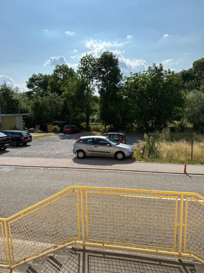 KRAICHGAU # 2 Ferienwohnungen in einem Haus mit EBK, WLAN, Monteurzimmer, SELF-CHECK-IN - B&B