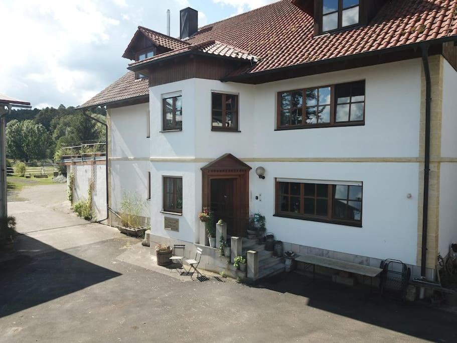 Große Ferienwohnung auf dem Pferdehof Nähe Bamberg, Coburg, Schweinfurt - B&B
