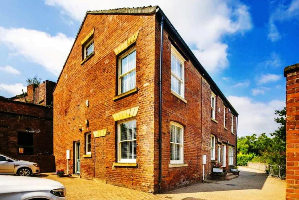 B&B Sheffield - Historic Kelham House with FREE on-site Parking - Bed and Breakfast Sheffield