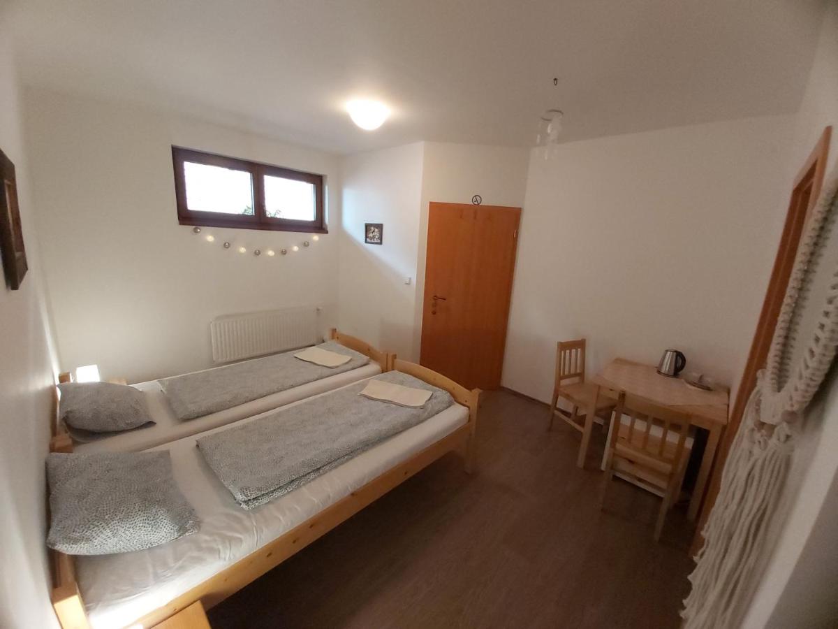 Camera Doppia con Letti Singoli