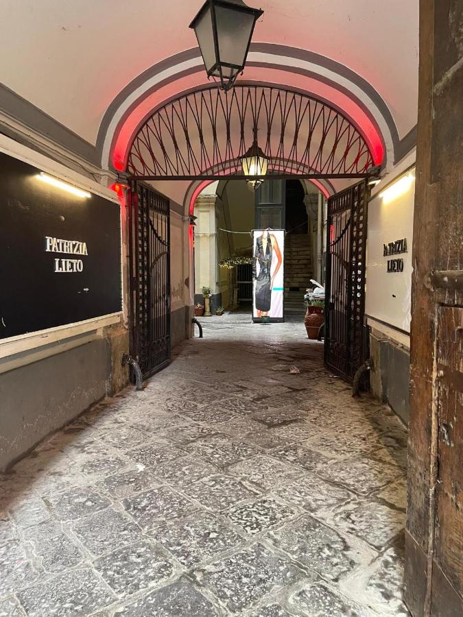 Two Rooms Chiaia 37 - Ferienwohnung Neapel