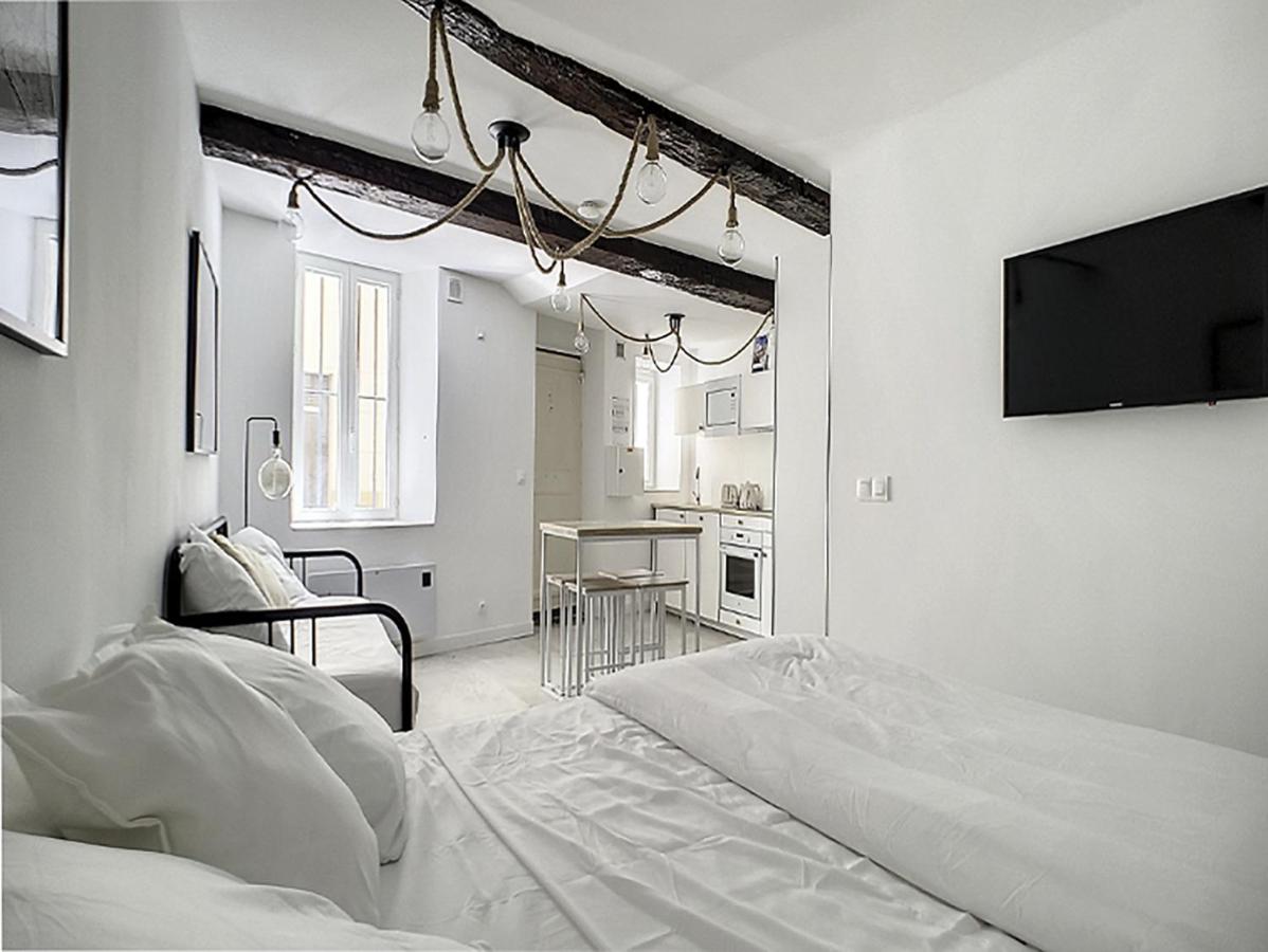 Le 7b, Studio Loft à 2 mn du port et 10 mn des plages - B&B