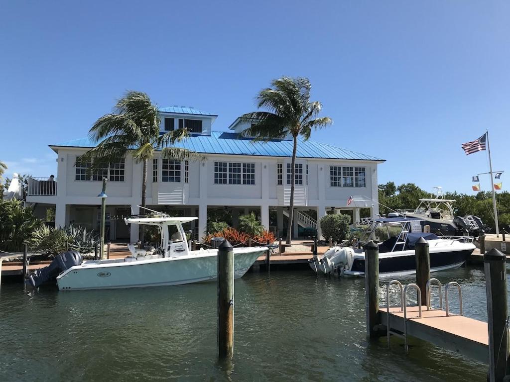 Tropical Getaway w/Private Beach 1 BD Condo - B&B