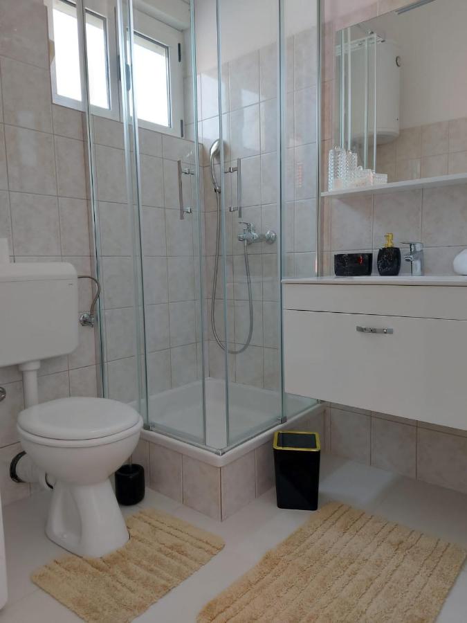 Apartman Dino - B&B Baška Voda