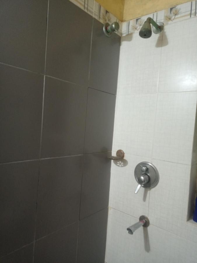 Einzelzimmer mit Poolblick