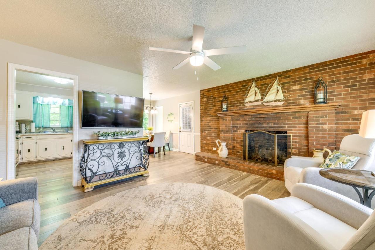 Charming Jonesville Home with Grill - Near Wineries! - B&B