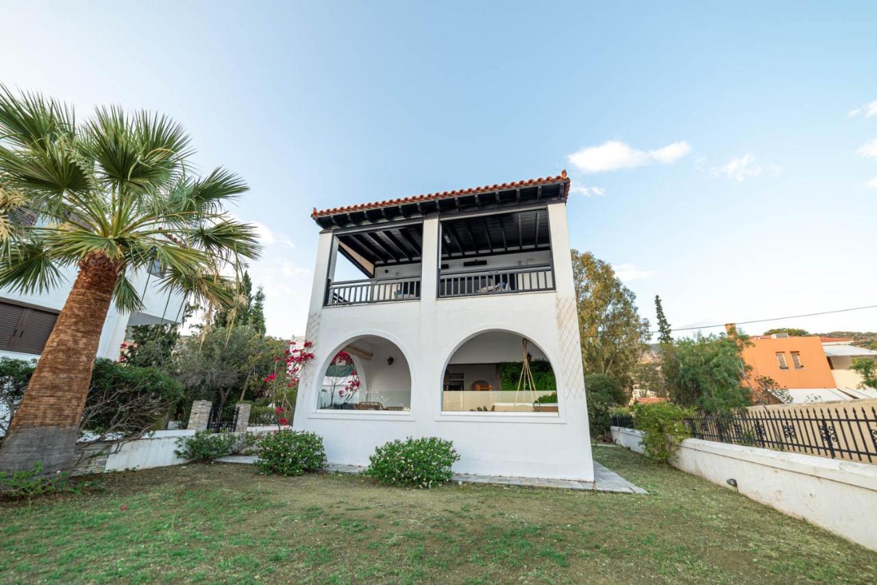 Faidon's Luxury House with jacuzzi by AegianKazarte - Ferienwohnung Kapótides