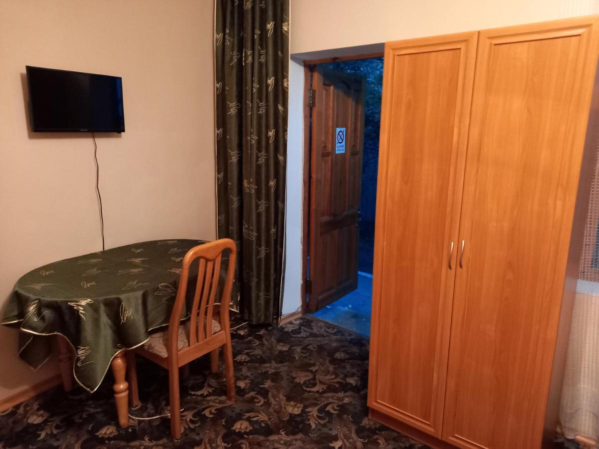 Vierbettzimmer mit eigenem Bad
