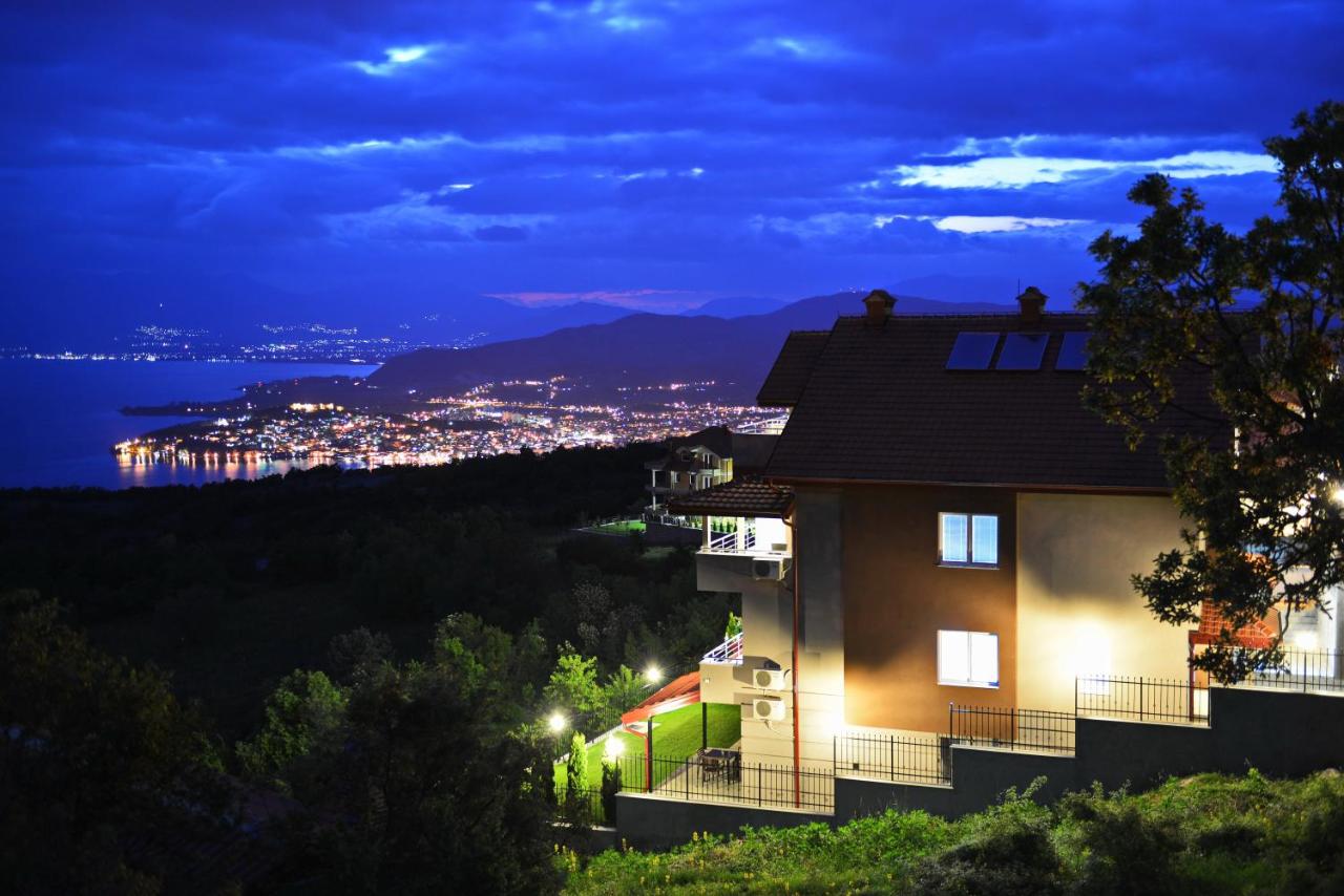 Appartamento con 1 Camera da Letto, Balcone e Vista Lago