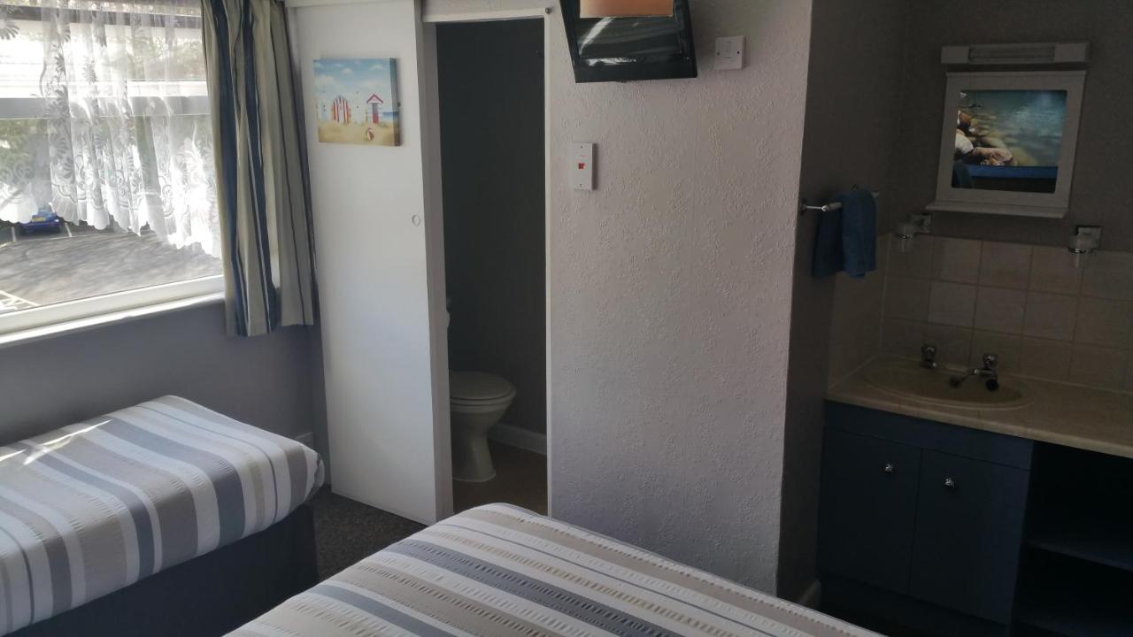 Camera Doppia con Letti Singoli - Bagno Interno