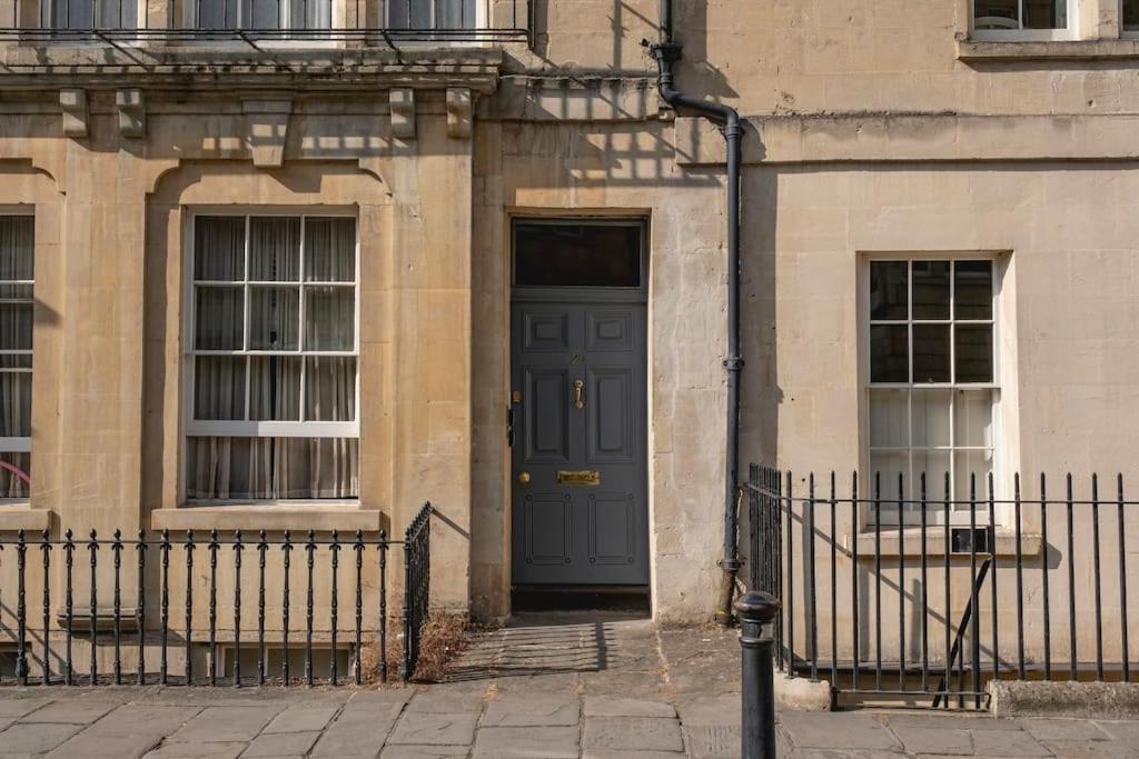 Bath's Most Illustrious Address - Garden Apartment - B&B