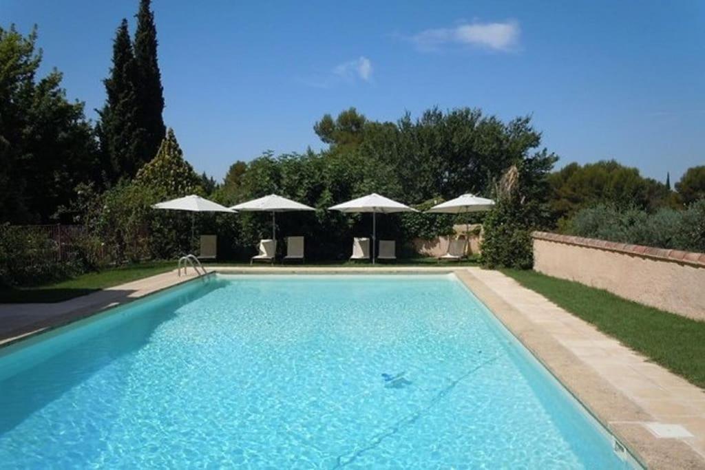 B&B Aix-en-Provence - Agréable maison de 65 m2 avec grande piscine - Bed and Breakfast Aix-en-Provence