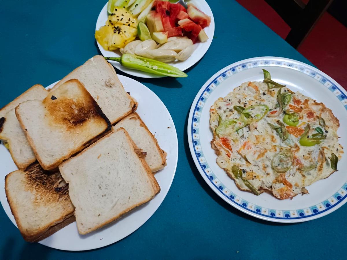 Mamisa Café, Home stay - B&B Habarana