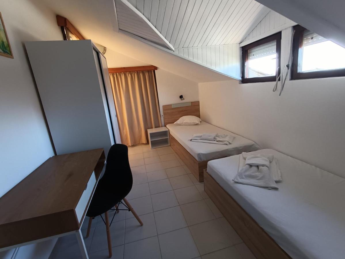 Habitación Familiar con vistas al jardín