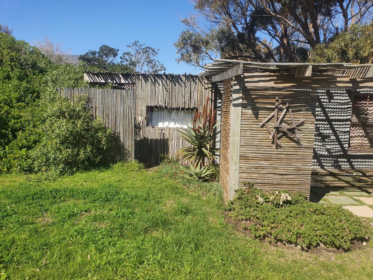 Scarborough Beach Bungalow - B&B