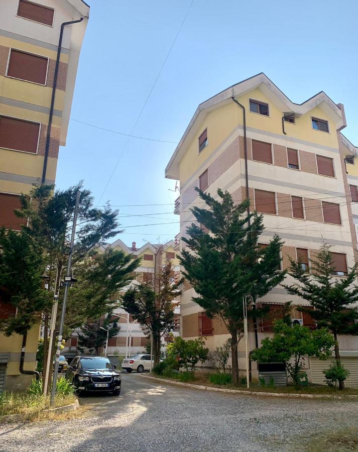 Four Seasons Beach Apartment Golem - Ferienwohnung