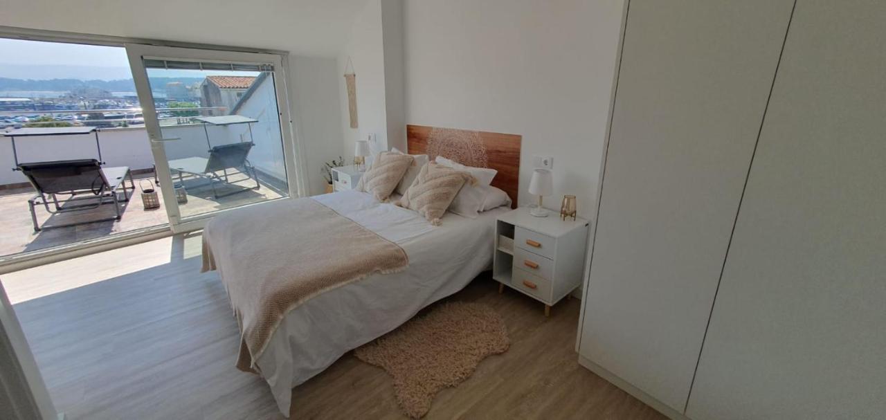 Atico en apartamentos O Grove centro - B&B
