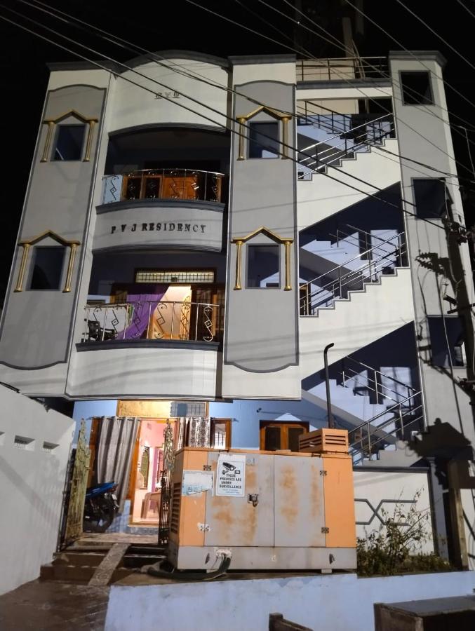 P V J RESIDENCY HOME Stay - B&B
