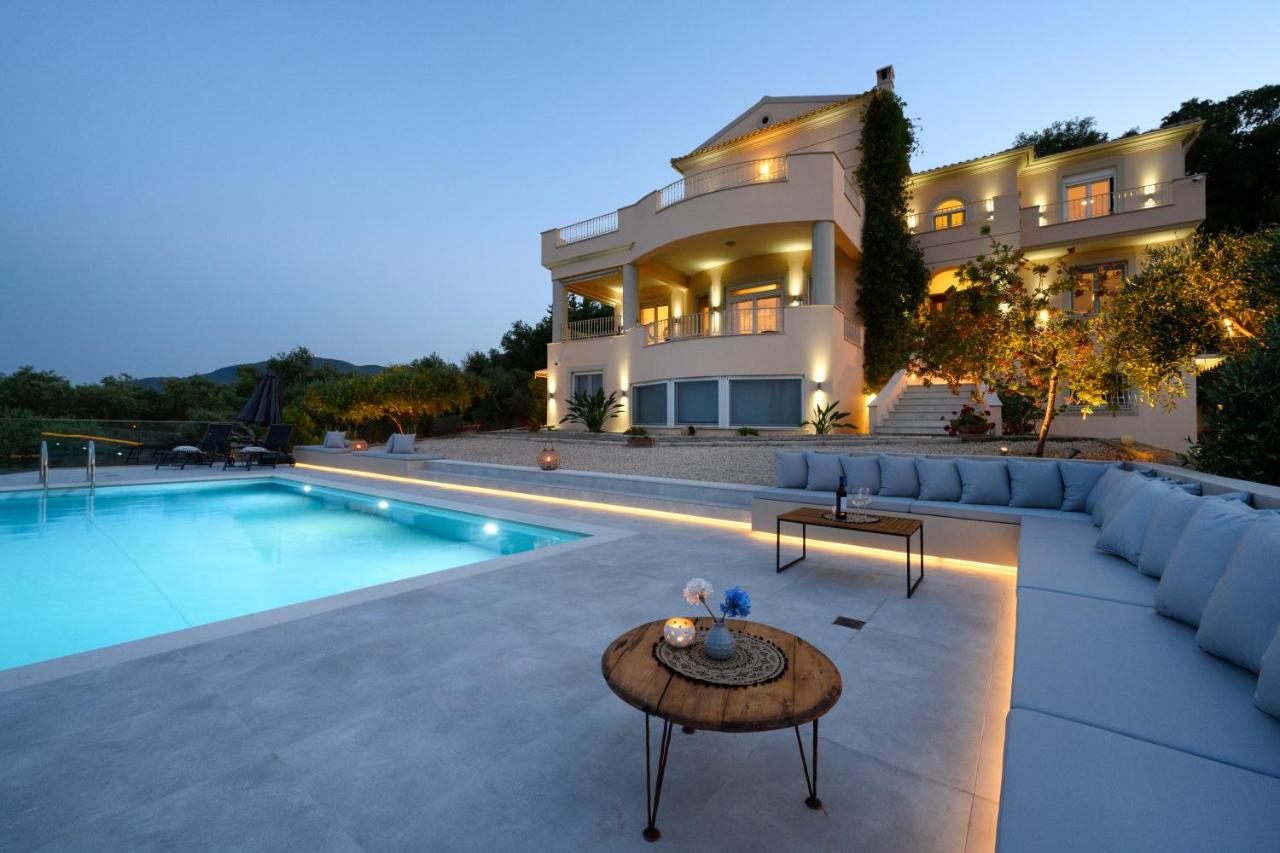 Aeras Luxury Villa - B&B