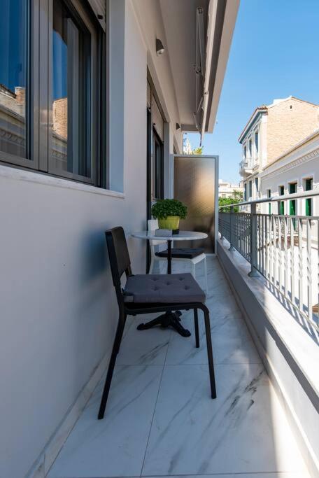 Plaka Rafaela Elegant Urban Retreat in Athens Historic Heart - B&B