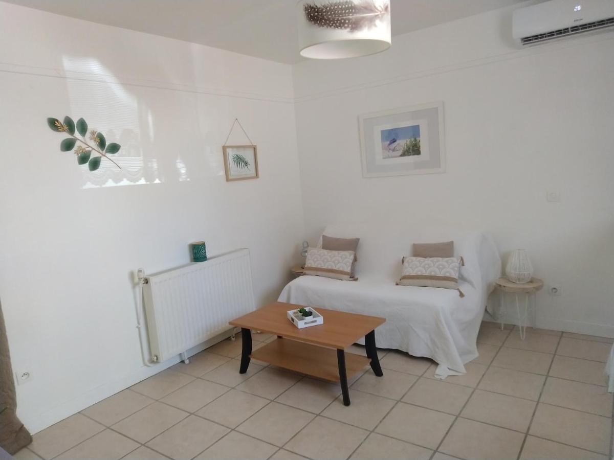 Studio neuf climatisé proche d'Agde - B&B