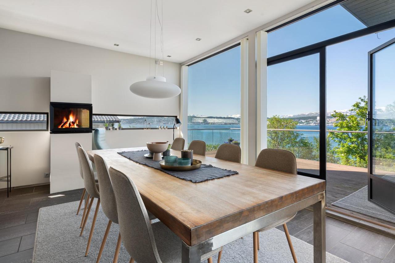 Oceanfront penthouse duplex wamazing view! - Ferienwohnung Tromsø