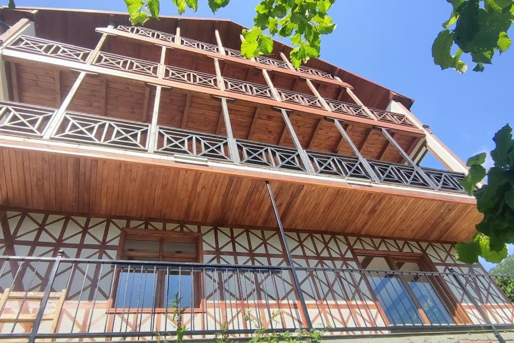 ÇAYKARA-NANAGA 1883 Four bedroom villa - Chambres d'hôtes Çaykara