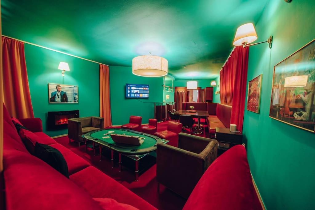 Private Hostel Casino Royal - B&B Prague