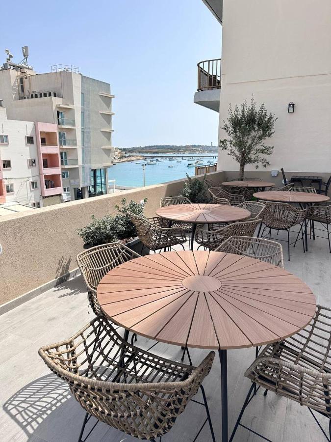 Deluxe Double Room with Balcony and Sea View