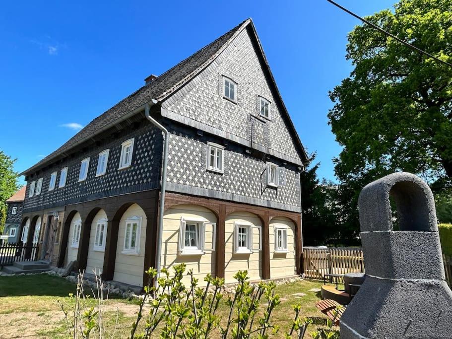 B&B Großschönau - Ferienhaus Hexe mit Whirlpool, Sauna, Garten - Bed and Breakfast Großschönau