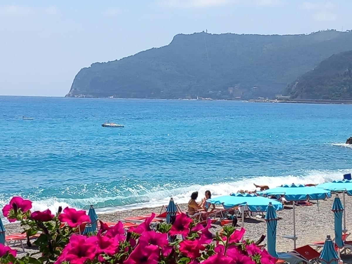 Holiday Sea View - Bed and Breakfast Spotorno