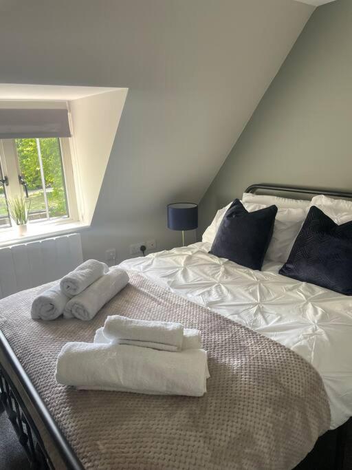 Oak House - 3 Bedroom Townhouse with free parking in town by ShortStays4U - B&B King's Lynn