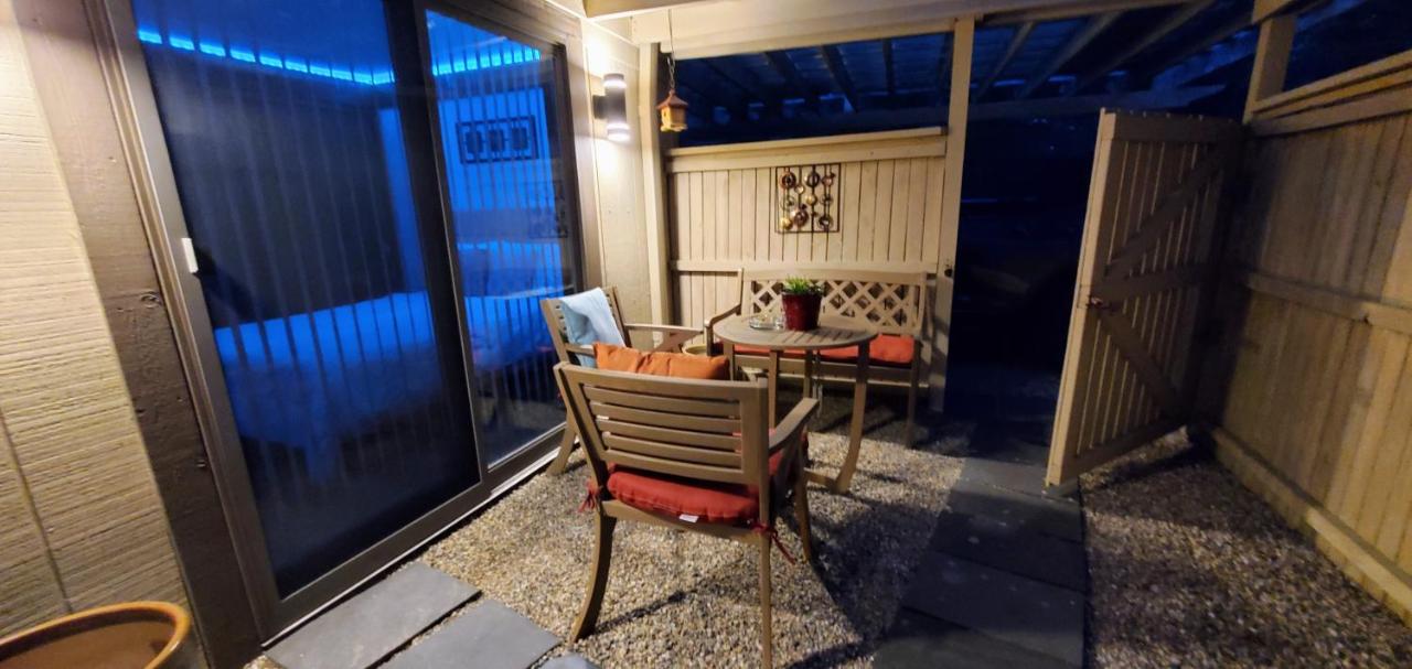 New Seabury Retreat. Butchart Gardens' Inspired - B&B Mashpee