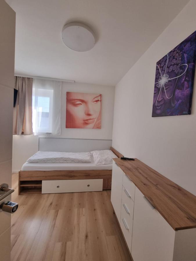 Einzelzimmer mit Gemeinschaftsbad