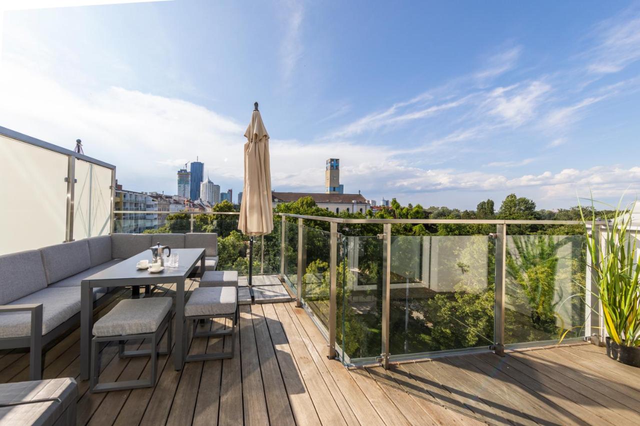 B&B Vienna - SkyLine Apartment mit Terrasse close to Lakes - Bed and Breakfast Vienna