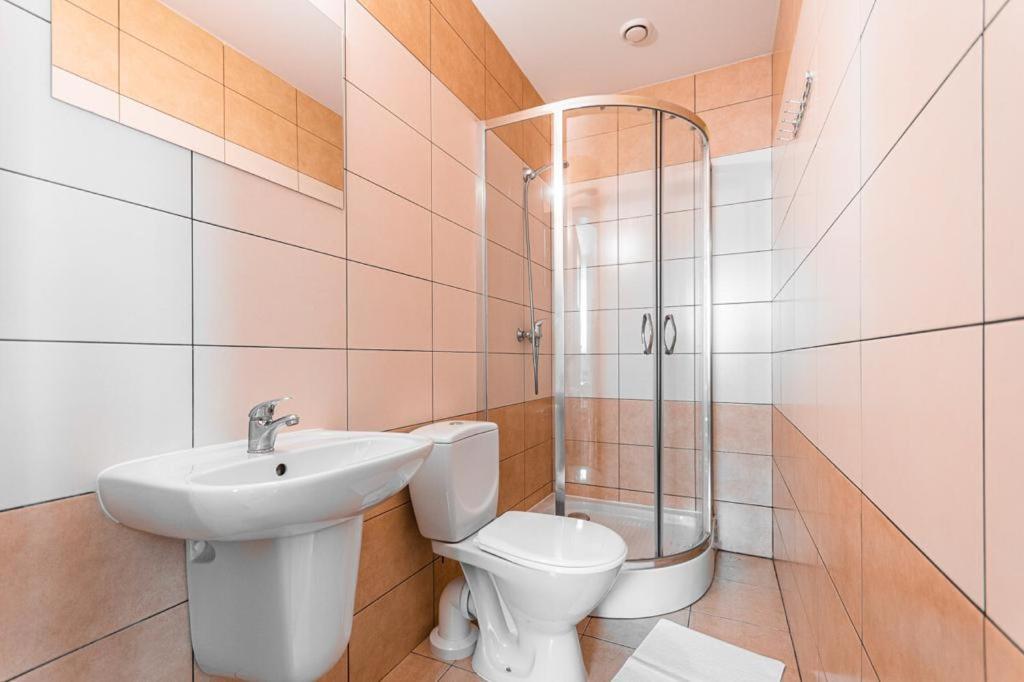 Domki i pokoje POD KOGUTEM - kwatery prywatne - B&B