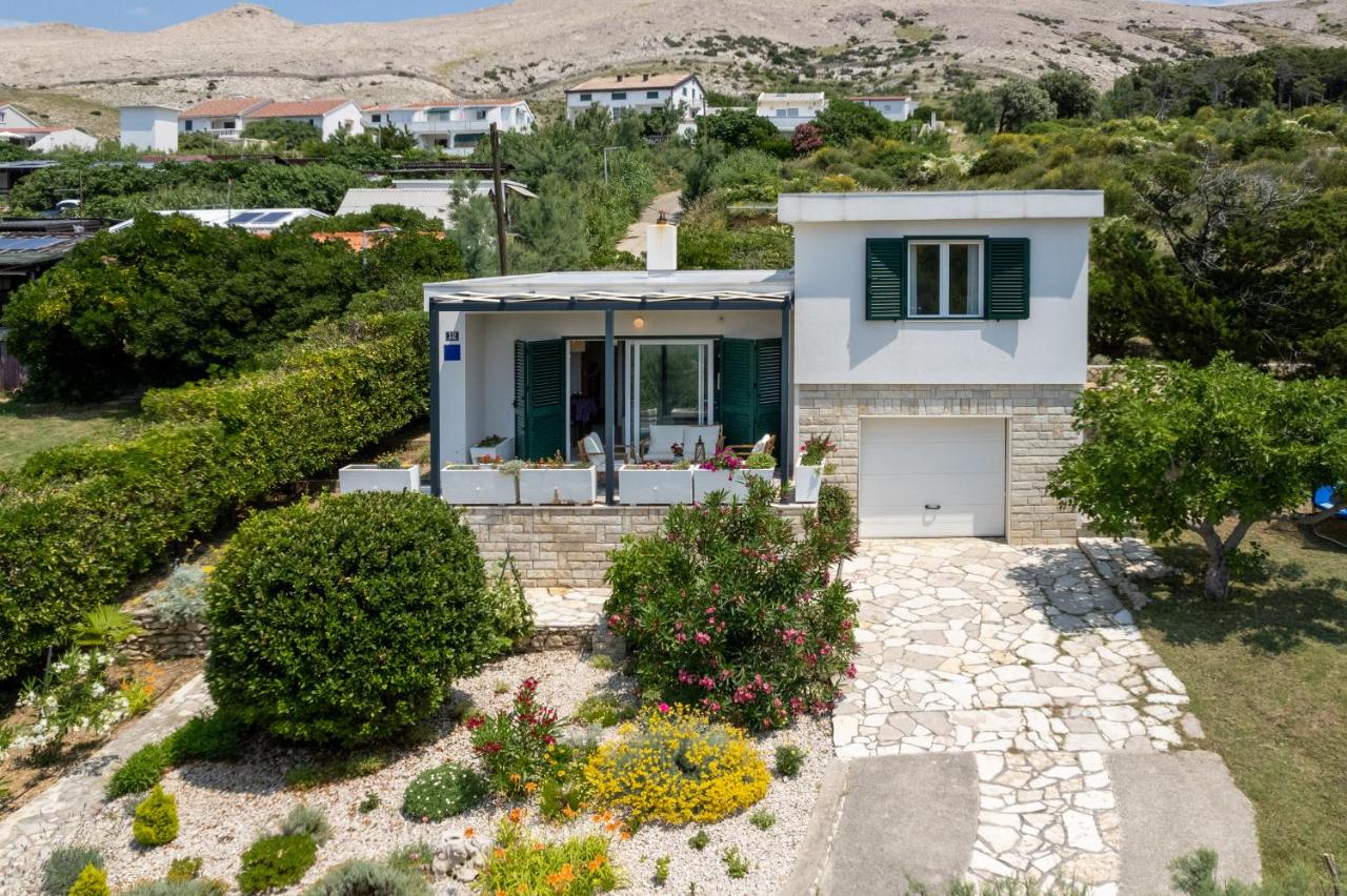 Villa Silencia 200 m do mora jacuzzi besplatni parking idealno za obitelj - Chambres d'hôtes Pag