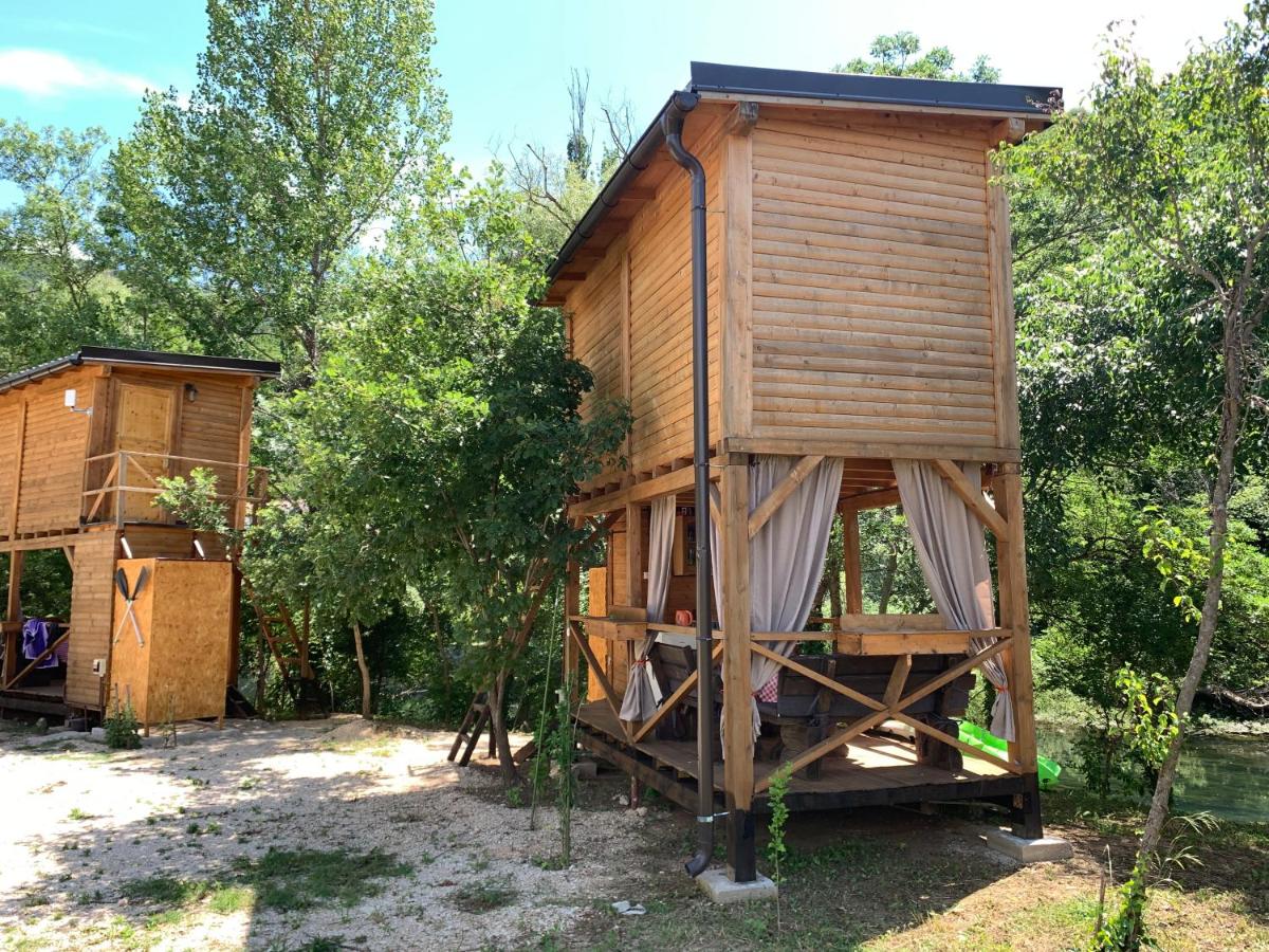 Cozy Treehouse with private sand beach - B&B