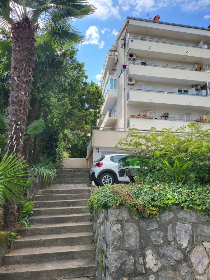 Apartment with direct Sea View, Free Parking and close to Beaches and Promenade - B&B