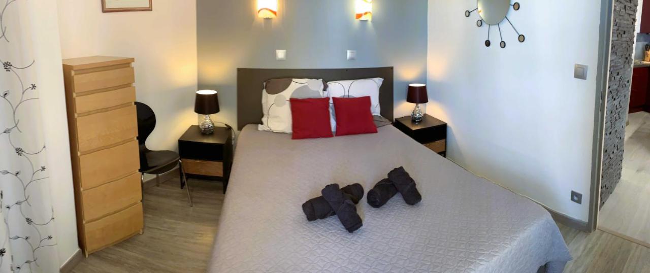 Le Rouge et Le Noir 45 m2 sur Coursives Gde Terrasse Port Nature Naturiste - B&B Le Cap D'Agde