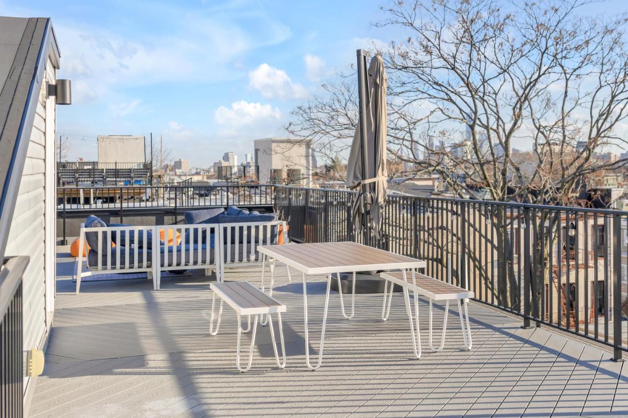 SkyHouse JC - New 3BR Apt with Private Rooftop - B&B Jersey City
