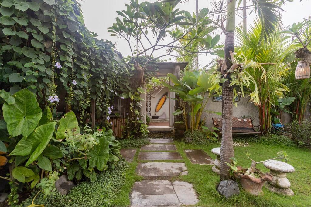 Surfer Garden - Bed and Breakfast