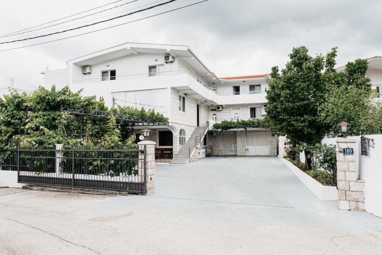 Guest House Lalic - Bed and Breakfast Bar