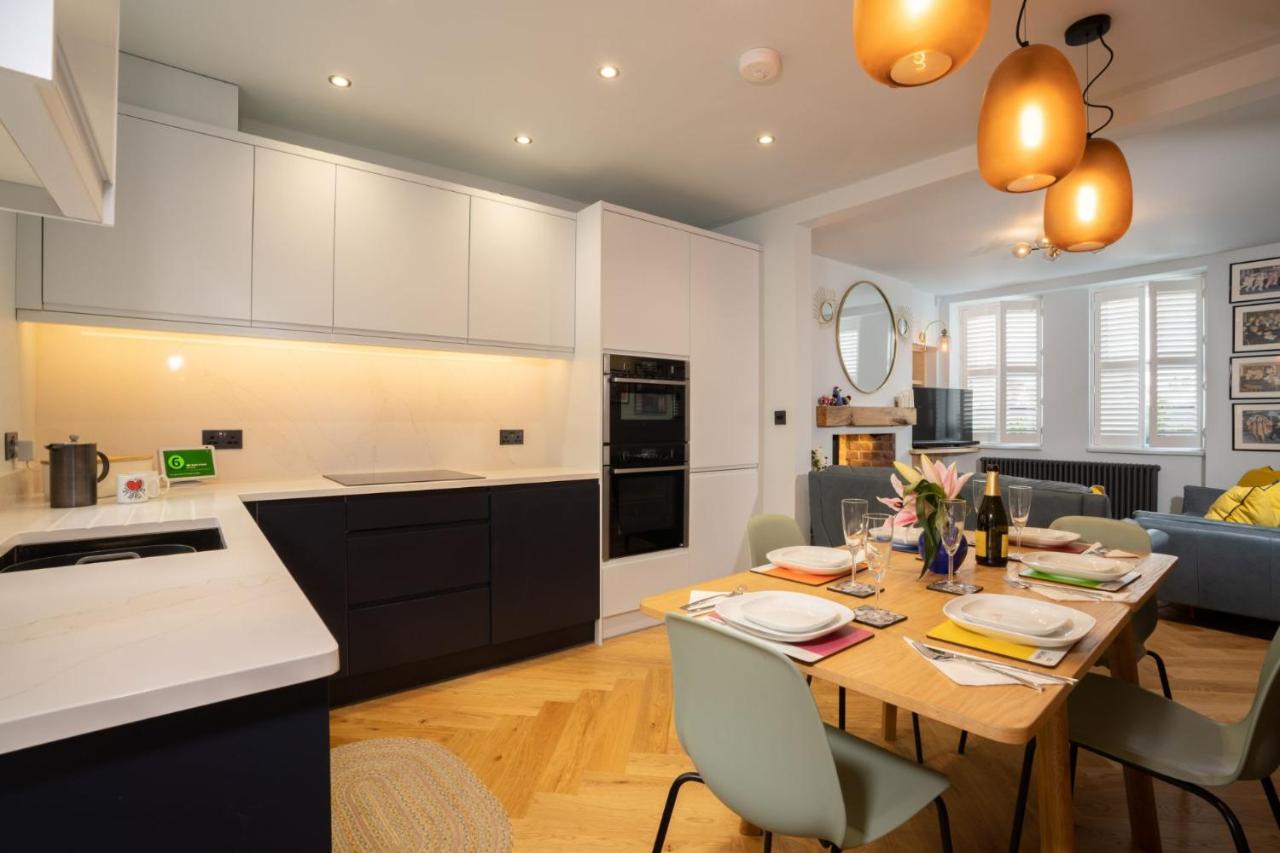 Modern Home in Windermere by LetMeStay - B&B