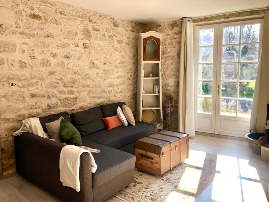 Gîte à la campagne avec cheminée - calme et nature - B&B Marval