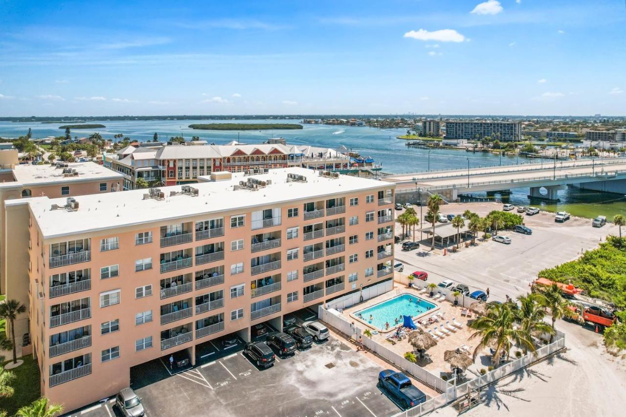 #103 Beach Place Condos Nightly Rental - B&B