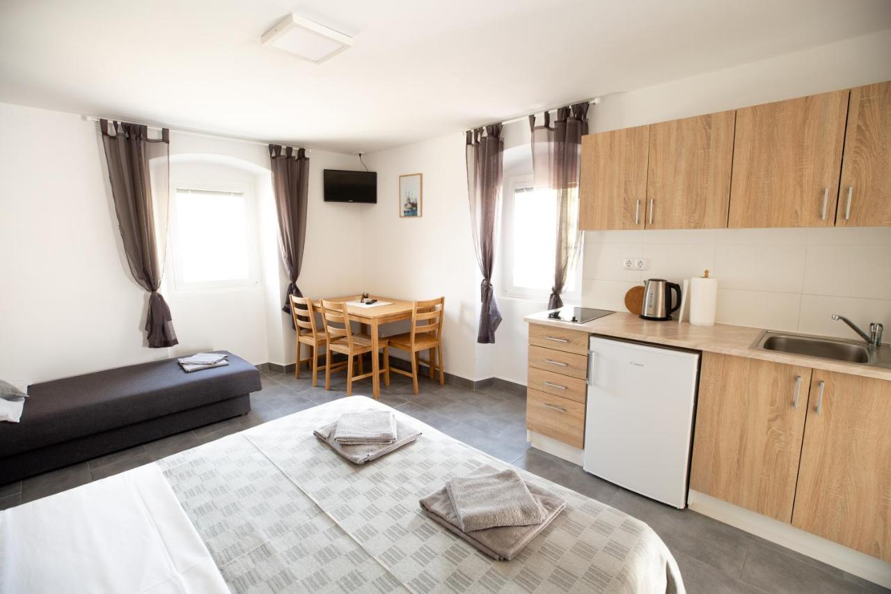 Standaard Driepersoonsstudio