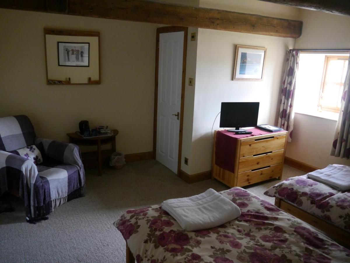 Double or Twin Room with Shower