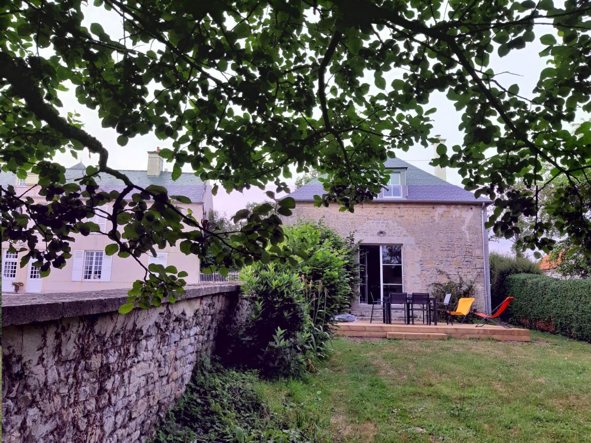 B&B Crouay - Le Pavillon du Manoir de Conjon - Bed and Breakfast Crouay