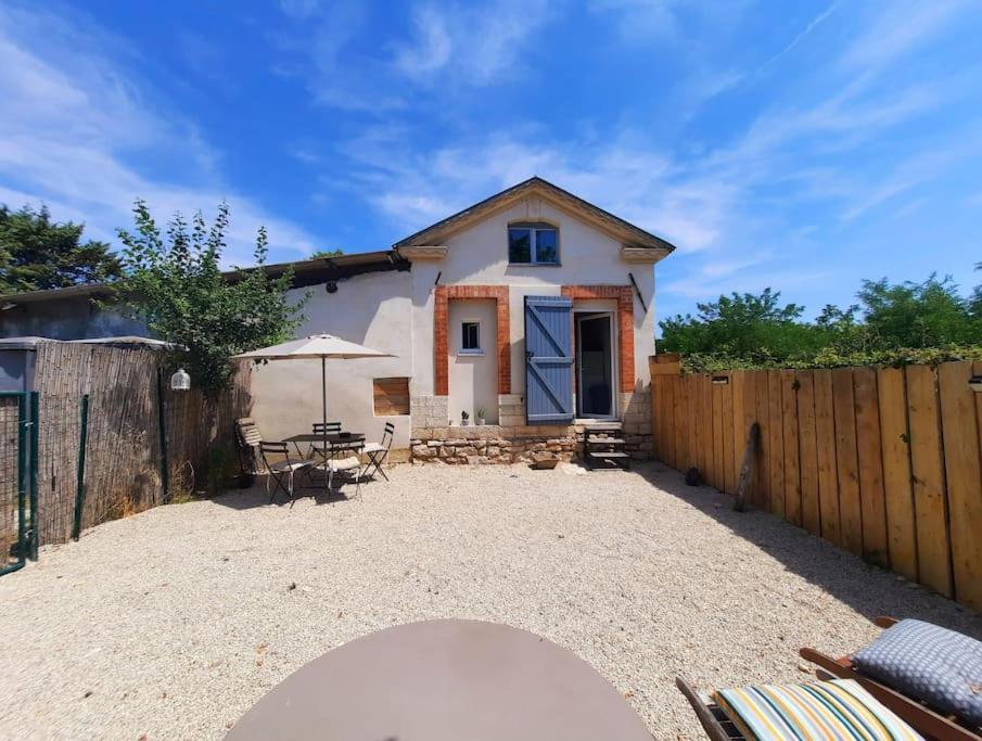 adorable guest house avec jardin et parking privatif - B&B